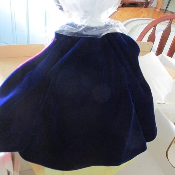 Snow White Porcelain Doll - Picture 8 of 10